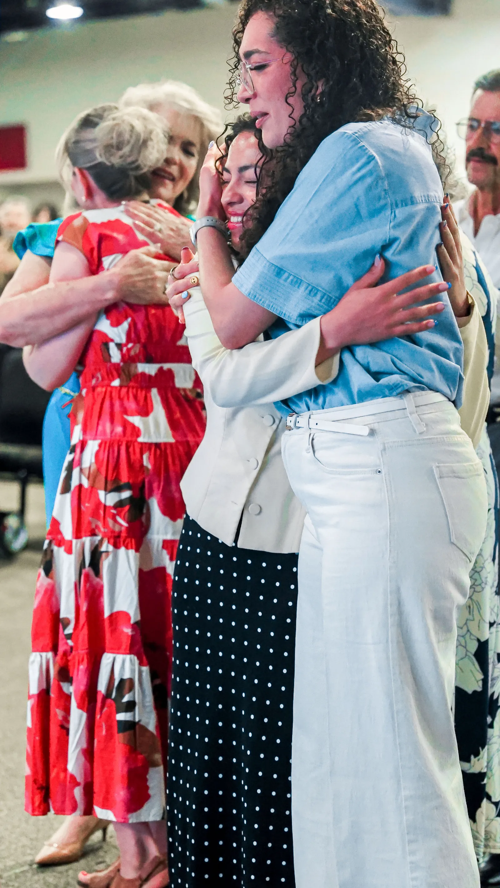 Mujeres de Nuevo Pacto compartiendo un momento de comunidad