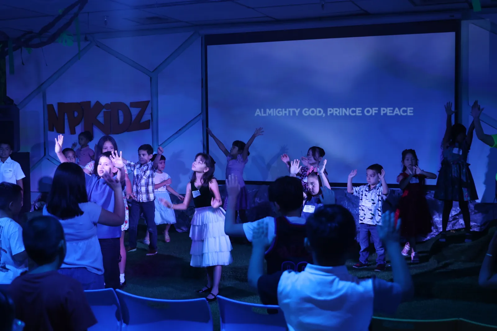Niños participando en NPKIDZ
